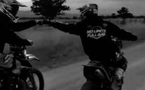 LES VETEMENTS