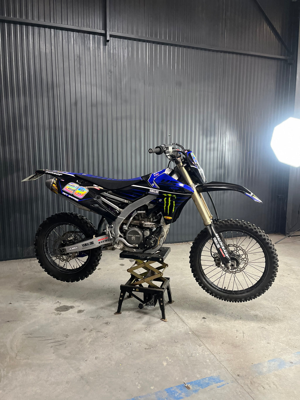 YAMAHA YZF-E 250 MIT STRAßENZULASSUNG