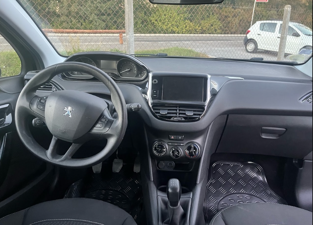 Peugeot 208 1.6 BlueHDi 75 PS – 39.500 km – 12 Monate Garantie